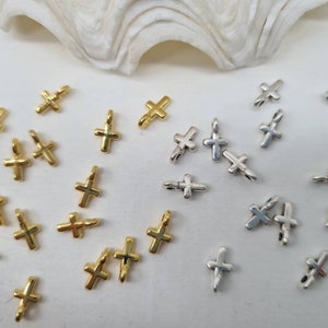 Charm croix petites breloques croix doré ou argenté afbeelding 1