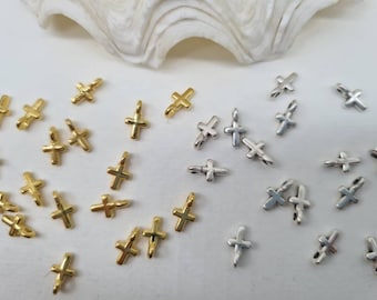 Charm croix petites breloques croix doré ou argenté