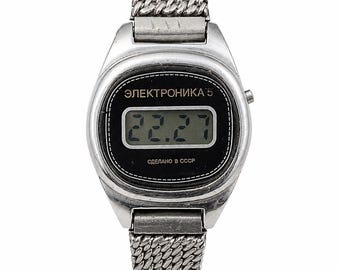Vintage Soviet Elektronika 5 digital LCD wristwatch made in the USSR