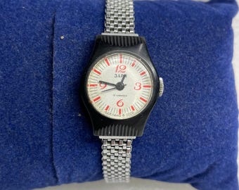 Vintage USSR/Soviet Mechanical Watch Zarya Zaria Zarja 17 jewels