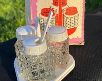 NOS Vintage Sowjetisches Gewürzset aus der UdSSR, mit originaler Pappschachtel.