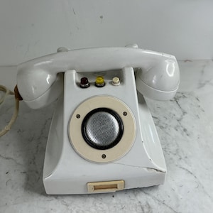 Vintage Ericsson Intercom-telefon – Vit Retrotelefon – Industriell Inredning i Mitten av Århundradet – Restaureringsprojekt