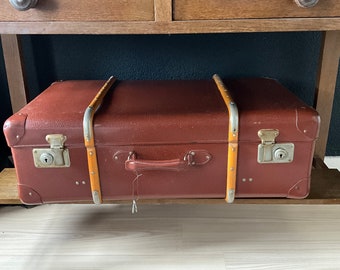 Valise de voyage vintage en cuir marron avec baleines en bois, vers 1920-1930