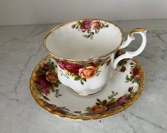 Tasse et soucoupe vintage Royal Albert "Vieux rose des champs" Ø 8,5 cm