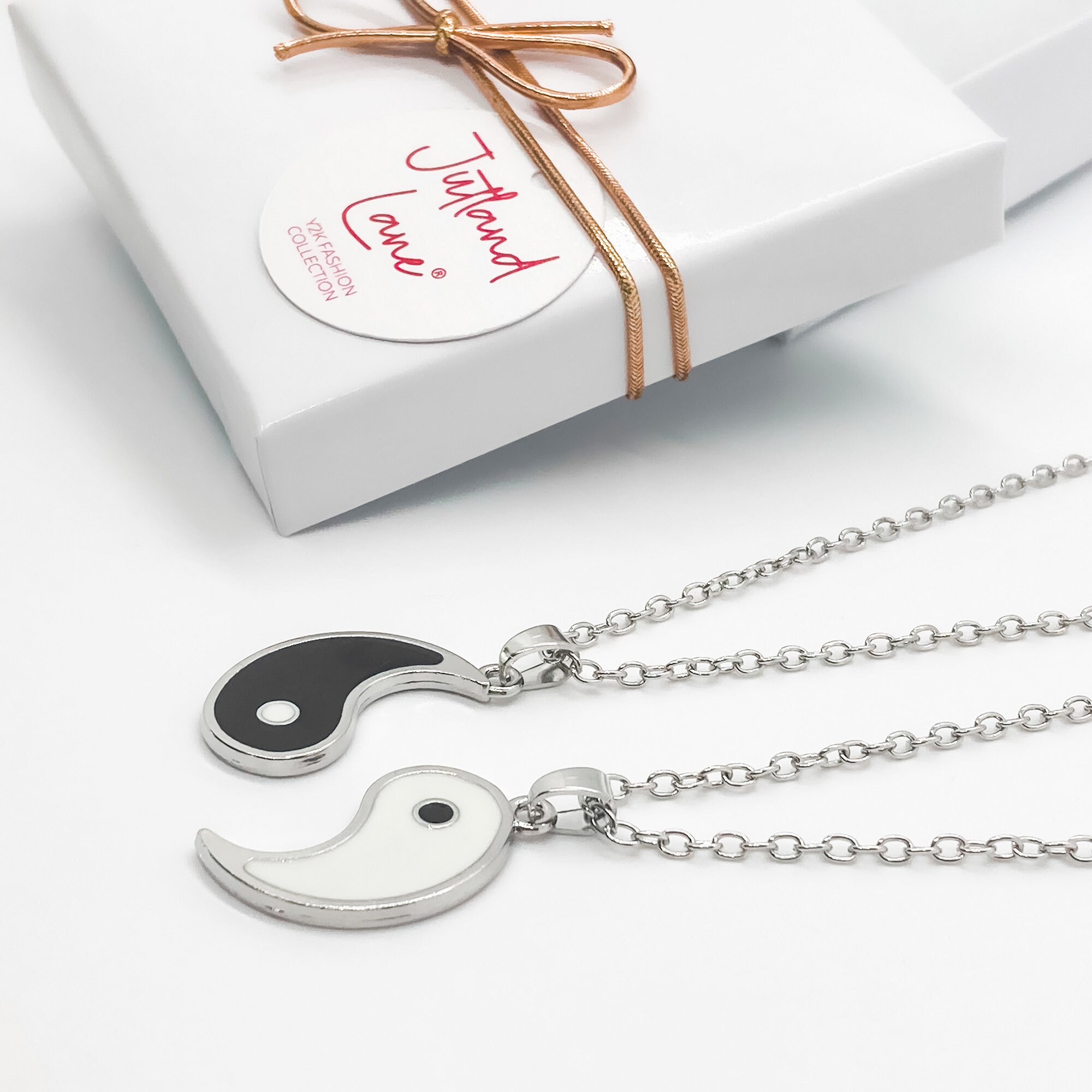 Lovisa yin deals yang necklace