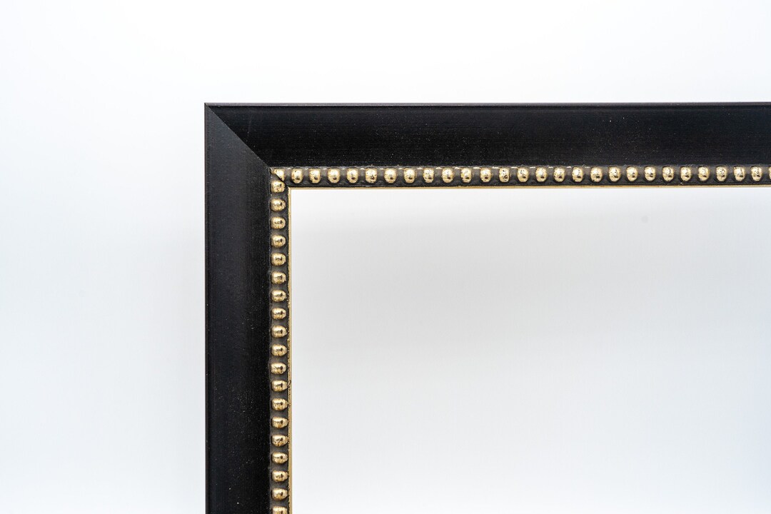 Black With Silver Picture Frames of the Series E 4250, Modern Design