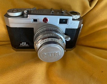 Vintage Olympus Accura View Zoom 120 35mm Film Point Shoot Film