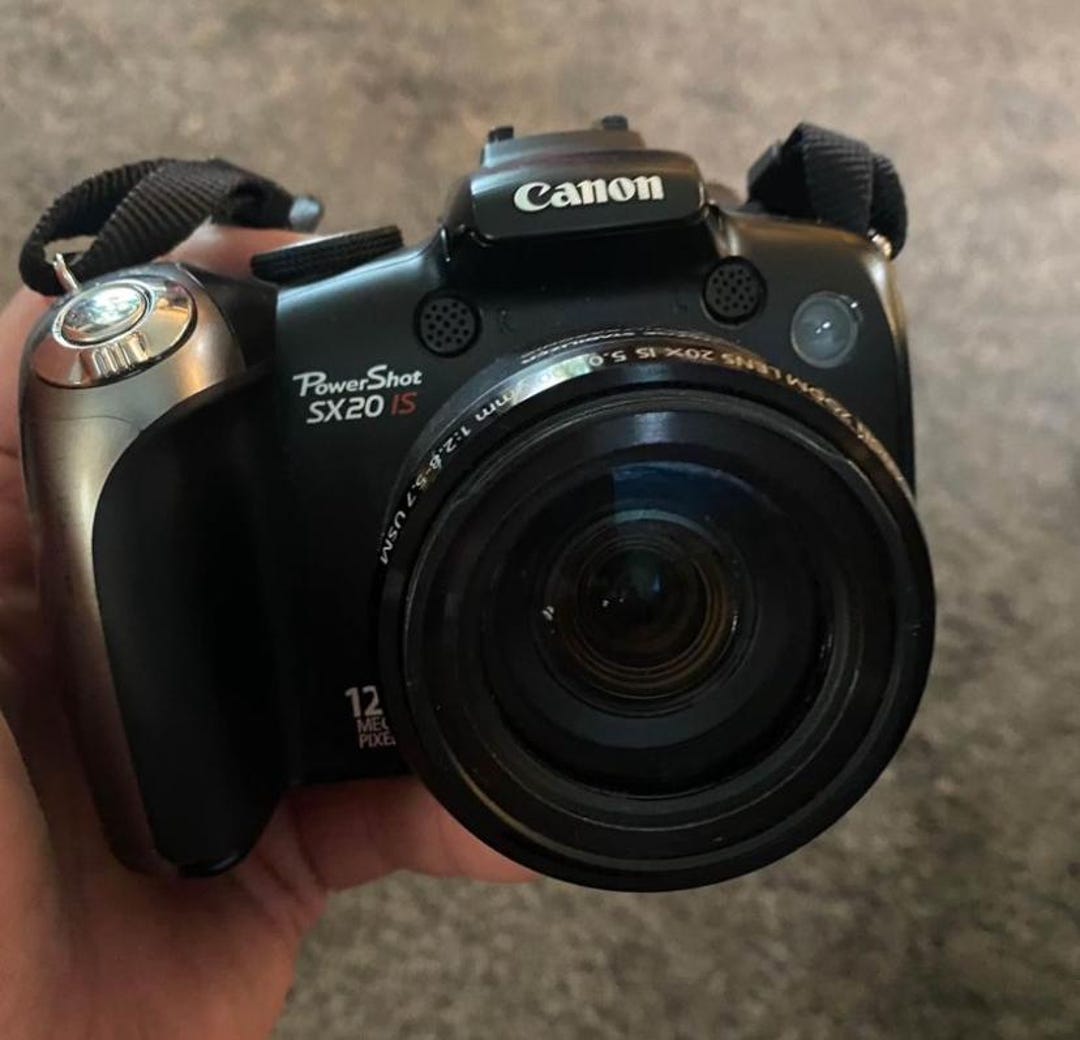Canon PowerShot SX20 IS デジタルカメラ Canon PowerShot SX20 IS 12.1 Megapixel Bridge Camera, Black