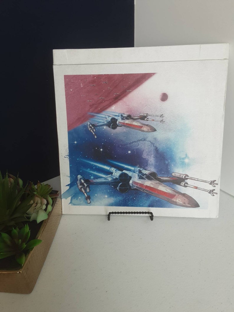 Luke C3PO Leia Star Wars Memorbilia 2017 Collectors Edition Calendar with Poster-like Pages of Hans Chewy