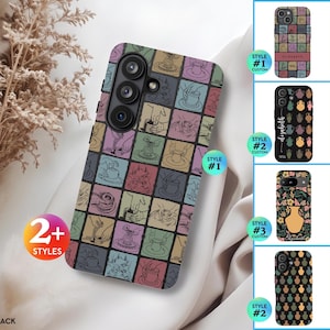 Könnte beinhalten: Eine Handyhülle für das Galaxy S26 mit einem Gittermuster aus Illustrationen, die Töpferarbeiten in gedeckten Grün-, Rosa- und Blautönen zeigen. Das Design umfasst verschiedene handgezeichnete Szenen von Ton, der auf einer Scheibe geformt wird.