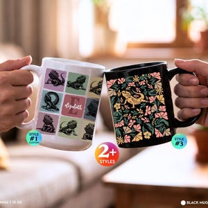 Peut inclure: Un mug blanc en céramique de 15 oz avec une grille d'illustrations de dragons barbus et le nom Elizabeth, à côté d'un mug noir de 11 oz orné d'un motif répétitif de dragons barbus et de fleurs colorées, étiquetés Style 1 et Style 3.