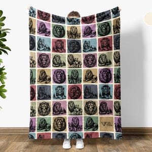 Vintage Lion Gift Blanket, Vintage Lion Lover Throw, Retro Lion Blanket, Cozy Lion Graphic Blanket, Unique Animal Lover Gift for Home