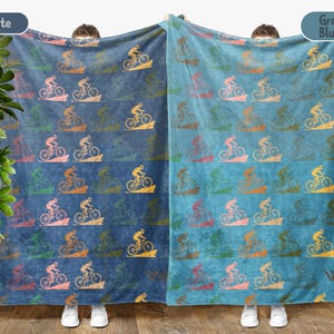 Vintage Cycling Gift Blanket, Retro Bicycle Lover Throw, Cozy Mountain Bike Blanket, Unique Outdoor Decor for Cyclists, Funny MTB Gift Throw afbeelding 3