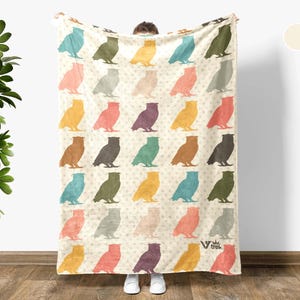 Owl Bird Blanket, Owl Lover Blanket Gift, Vintage Nature Lover Blanket, Distressed Retro Birdwatcher Blanket, Owl Bird Nerd Nature Blanket