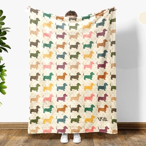 Dachshund Dog Gift Blanket, Vintage Dachshund Lover Throw, Retro Dog Fleece Blanket, Cozy Dachshund Graphic Blanket, Unique Pet Lover Gift