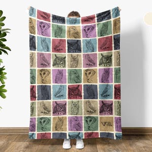Owl Bird Blanket Gift, Owl Lover Blanket, Vintage Nature Lover Blanket, Distressed Retro Birdwatcher Blanket, Owl Bird Nerd Nature Blanket