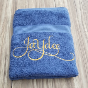 Personalisierte Luxushandtücher, Geschenk mit Monogramm, bestickte Gesichtstücher, Hand- und Badetücher.