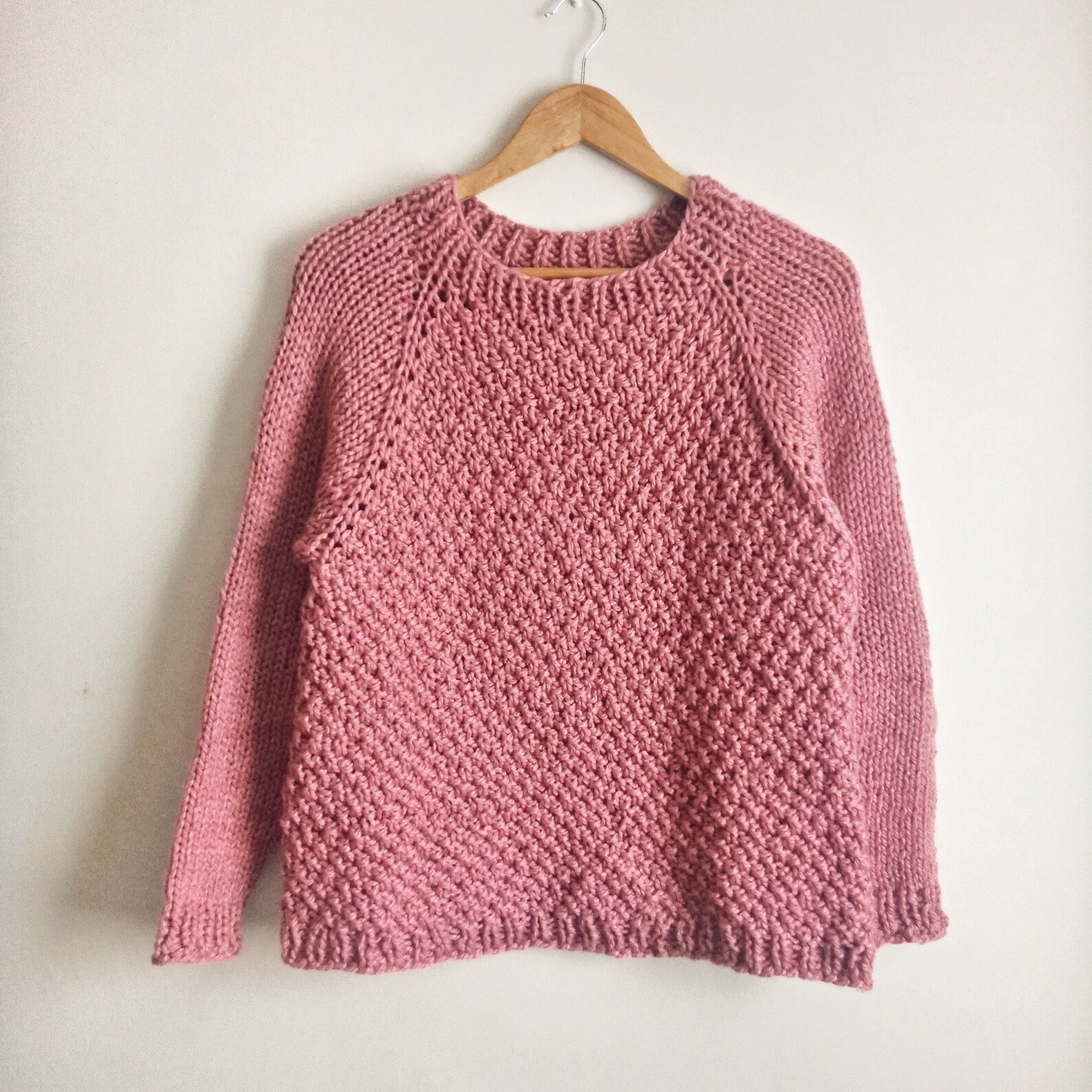Knitting Pattern in Spanish Handmade Two needle Knitted Raglan Sweater