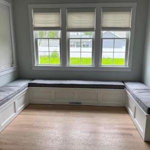 Corner bench seating