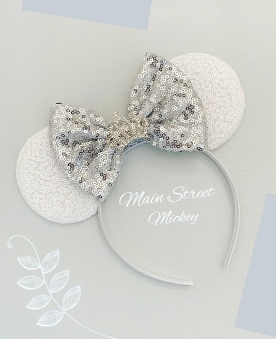 Sequin Bow Tie Adult Silver Sequin Bow Tie Adult Silver