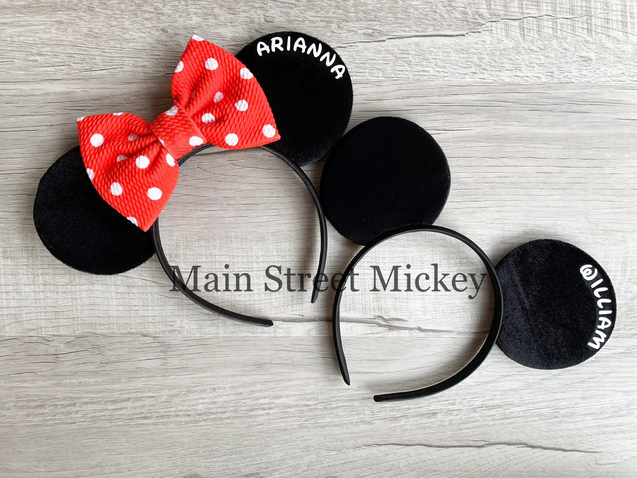 Minnie Mouse orejas nombre personalizado 26 x 24 vinilo pared