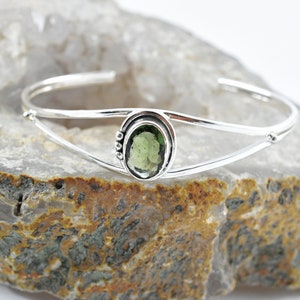 Moldavite Bracelet, 2.4ct Oval Faceted Moldavite Bracelet, Handmade Sterling Silver Bracelet, Genuine Moldavite from Czech Republic