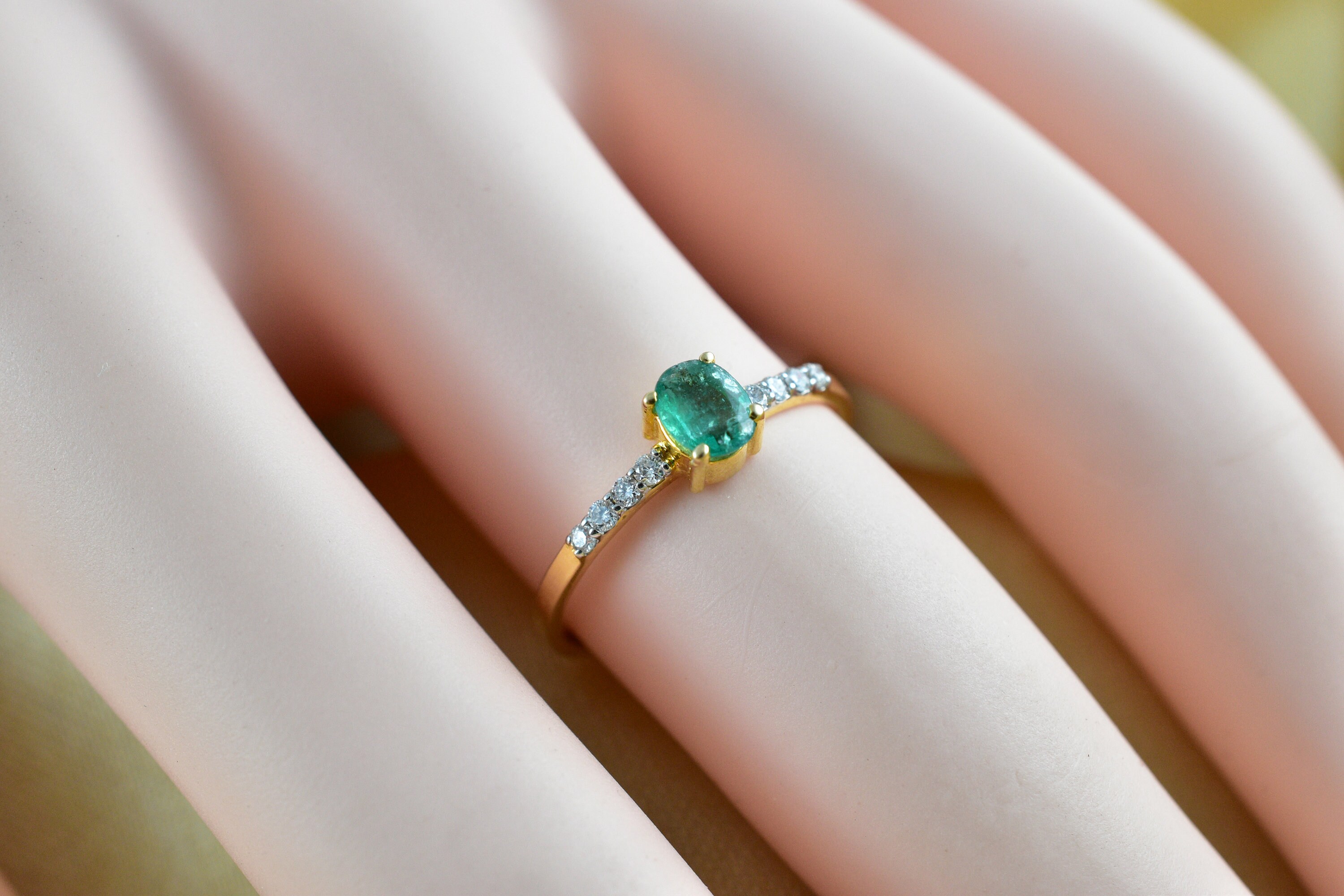 ヴィンテージ エメラルド リング（ダイヤモンドアクセント付き）、14K 