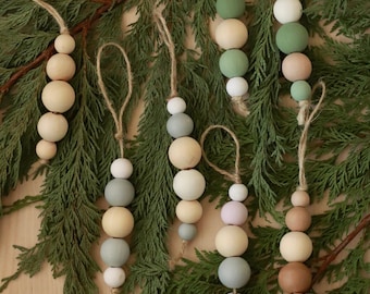 Ornement de perles de bois naturel nordique scandinave décoration d'arbre de Noël naturel terreux pastel ferme larme fait main scandinave minimaliste