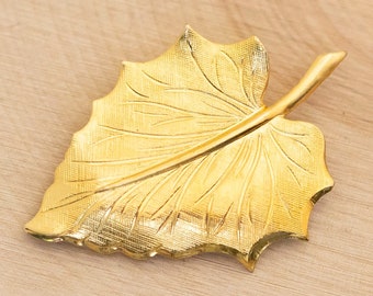 Golden Leaf Vintage Brooch - B11