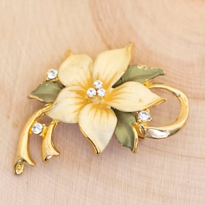Vintage Art Nouveau Gold Tone Floral Elven Intricate Brooch - B7