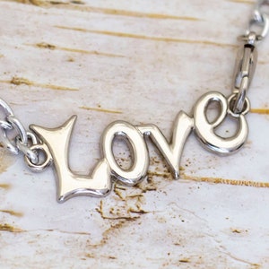 33 inch, Vintage &quot;Love&quot; Word Silver Tone Necklace - BV1
