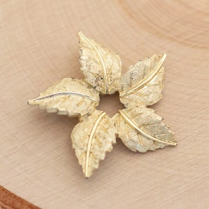 Leaves Flower Vintage Brooch - B4