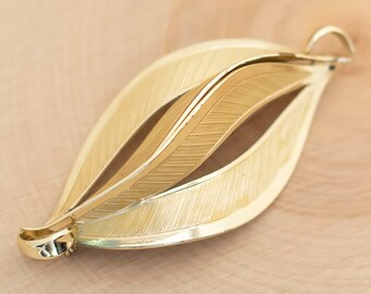 Abstract Gold Tone Vintage Brooch - B4