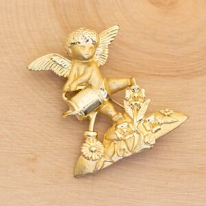Vintage Gold Tone Angelic Floral Garden Brooch by AJC - B9