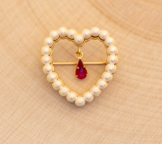 B3 Heart Brooch Vintage Broach Avon Jewelry Avon Brooch Love Brooch Heart Broach Vintage Brooch Gold Heart Brooch