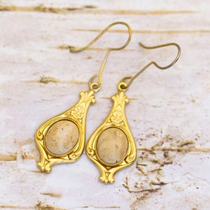 Vintage Victorian Oval Beige Stone Gold Dangle Earrings - BE1