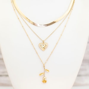16 inch, Vintage Rose Pendant Gold Tone Heart Choker Necklace - BS1