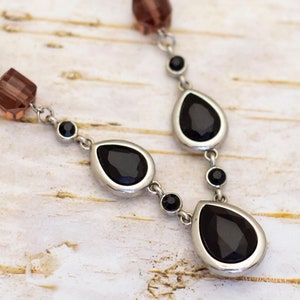 20 inch, Vintage Black Teardrop Silver Tone Necklacec - BZ3