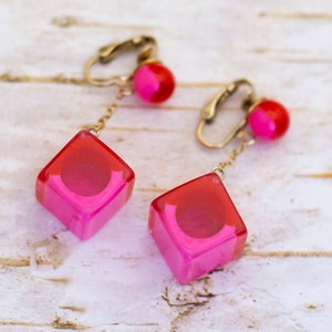 Vintage Pink Geometric Cubes Gold Tone Clip On Earrings - BA1