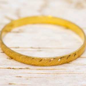 8 inch, Vintage Minimalist Patterned Gold Tone Bangle by Monet - BZ1