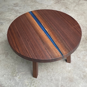 Live Edge Coffee Table / Walnut Coffee Table / Epoxy Coffee Table / Walnut / Round Coffee Table