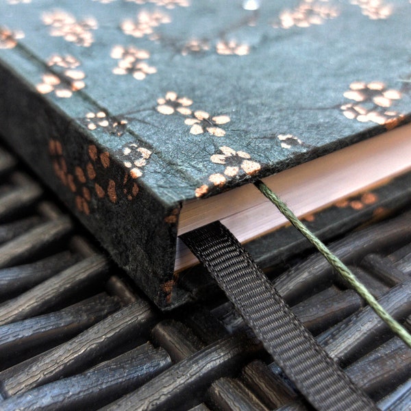 Cuaderno artesanal A5 para bullet journal, diario personal, diario de escritura, cuaderno de bocetos. Cuaderno A6  'Flor de Ceiba'