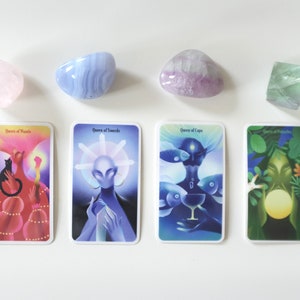 Mini Tarot Queens Stickers, Reine de Pentacles, Reine des Baguettes, Reine des Coupes, Reine des Épées | Autocollant d’ordinateur portable | Idées cadeaux