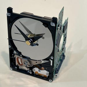Recycled Hard Drive Desk Clock: Eco-Friendly Tech Gift
