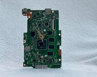 Recycled Computer Circuit Board Desk Clock: Eco-Friendly Tech Gift