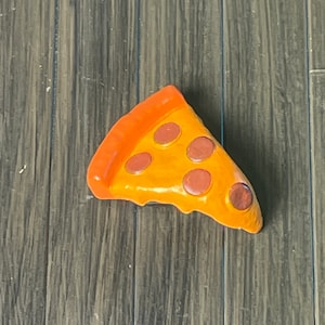 Miniature 1:12 Scale Pepperoni Pizza Slice Dollhouse Mini Small Food Foodie Italian Gifts Accessory Crafts Action Figures Jewelry Charm