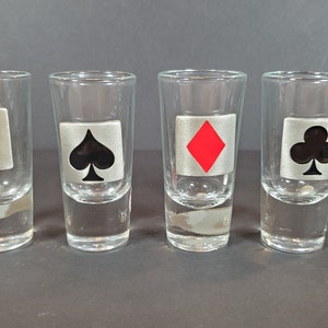 Playing Card Suits Shot Glass Set Gift Gifts Idea Ideas For Poker Players Hearts Spades Diamonds Clubs Shotglasses 4 Piece Set Collectible Novelty Barware Keepsake 1.5 Ounce Shots Shooter Shotglass