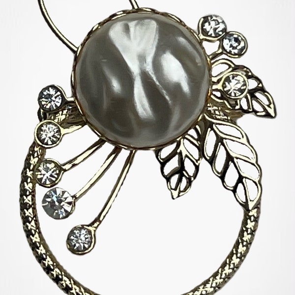 Vinatge 1920s faux diamond and pearl Brooch