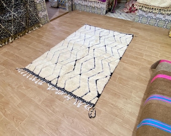 Alfombra Beni Ourain hecha a mano: alfombra marroquí de lana en blanco y negro
