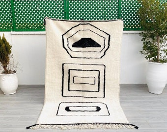 beni ourain rug, Moroccan rug,black and white rug, custom Moroccan rug, woven rug